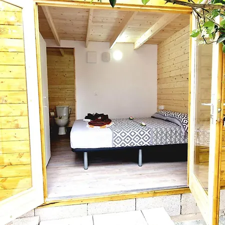 Blanca Apartment, Garden View 2 Bedrooms 펜션 아데제