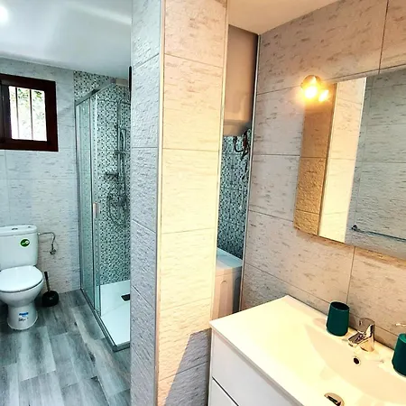 Blanca Apartment, Garden View 2 Bedrooms بيت للعطل أذيخي