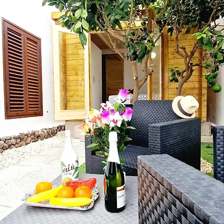 Blanca Apartment, Garden View 2 Bedrooms 아데제