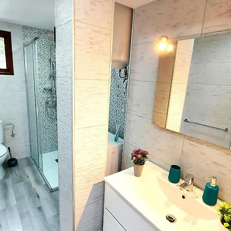 Blanca Apartment, Garden View 2 Bedrooms 펜션 *