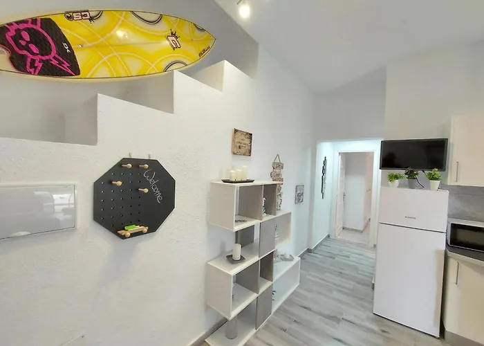 Blanca Apartment, Garden View 2 Bedrooms بيت للعطل