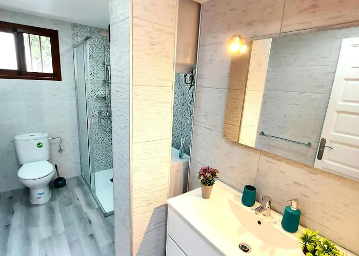 Blanca Apartment, Garden View 2 Bedrooms Vakantiehuis *