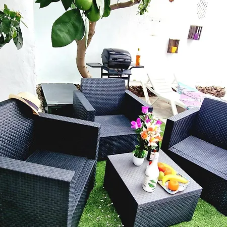 Blanca Apartment, Garden View 2 Bedrooms Tatil Evi *